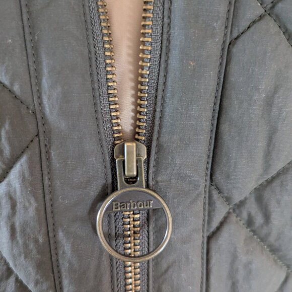 Barbour Quilted Puffer Jacket with Black Collar - Picture 3 of 10